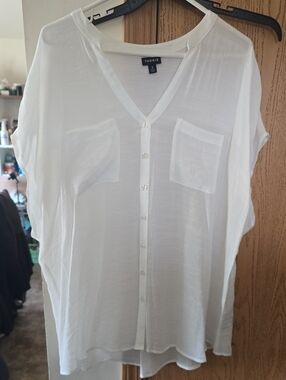 Torrid White Short-Sleeve Button-Up Shirt with Patch Pockets